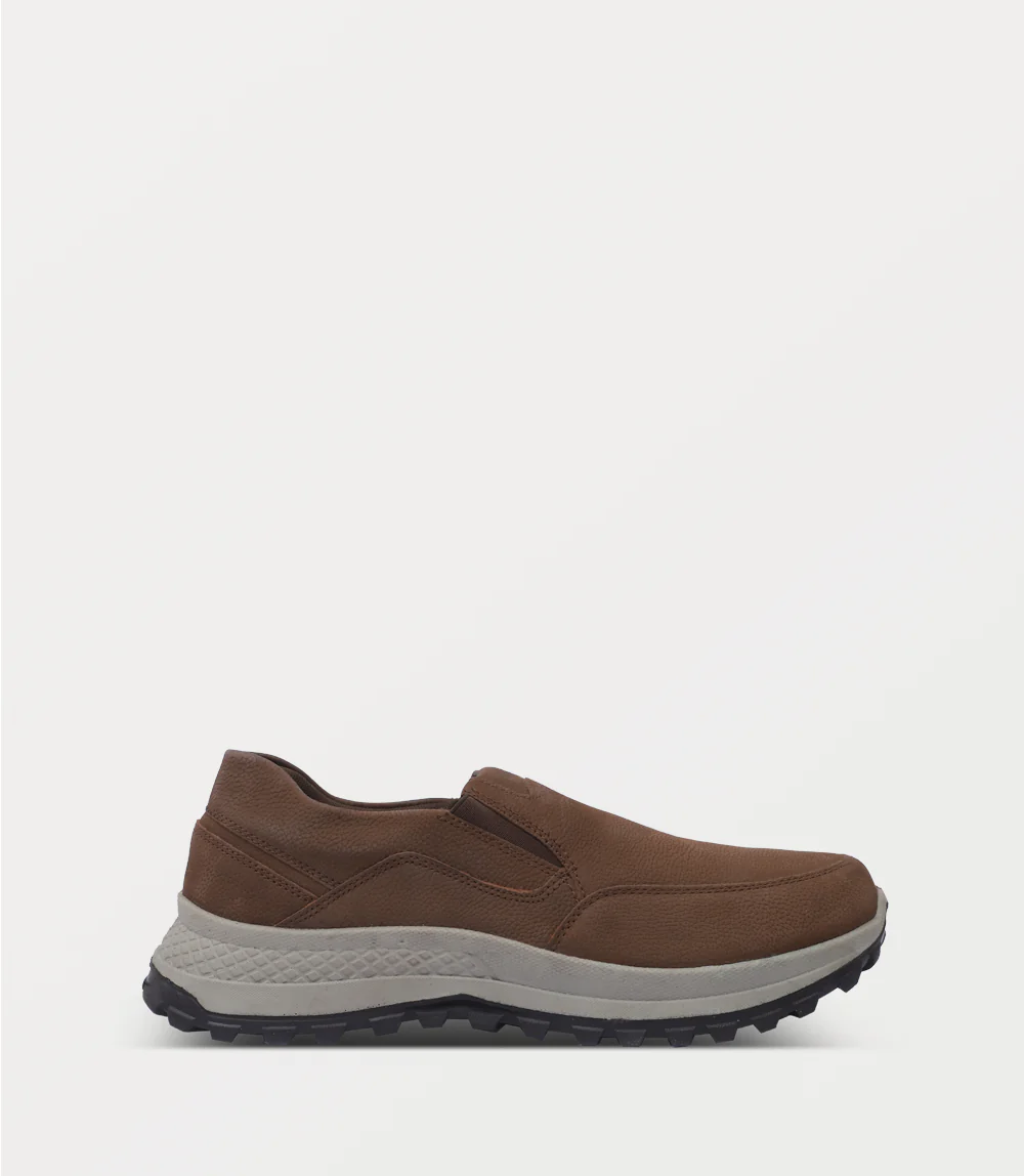 Men Sneakers-RUST